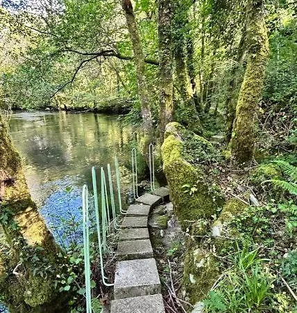 Refugio Do Ribeirinho * Паредиш-ди-Кора